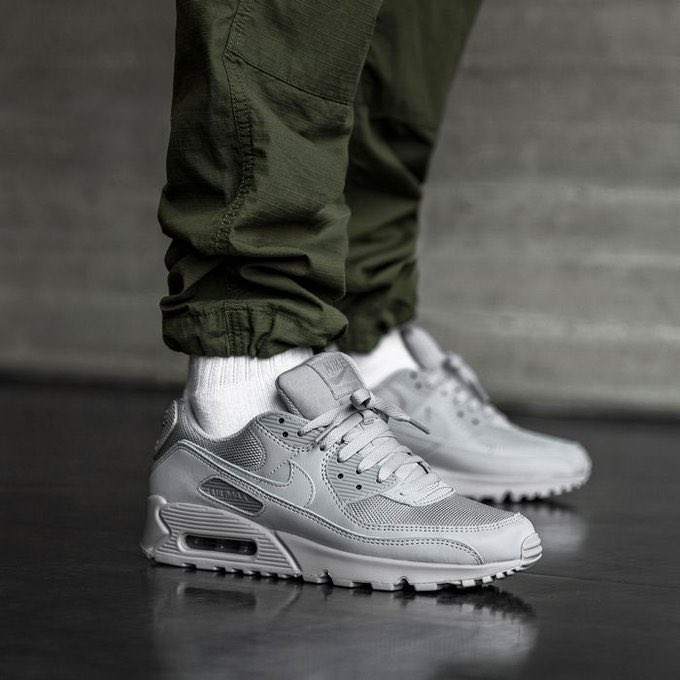 nike air max 90 triple grey