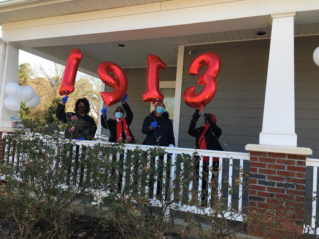 dstcltalumnae's tweet photo. The countdown to #DST108 continues. Today, members of CAC dropped off hats, gloves, socks, blankets and t-shirts for The Roof Above; a collaboration with The Men’s Shelter and Urban Ministries.
#CACCares #CACGivesBack #DST1913 #DST2021 #countdowntoj13 https://t.co/dmVS5L4W5f