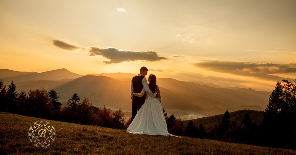 BridesMoscow's tweet photo. #bride #wedding #love #weddingdress #groom #weddingday #weddingphotography #luxury  #bridal #makeup #weddings #photography #weddingphotographer #bridesmaids #fashion #beauty #bhfyp #news #travel https://t.co/xaFjZeX98B