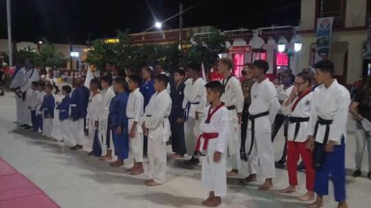 EparramuMunoz's tweet photo. La Gala por el aniversario 35 de la introducción del #Taekwondo en #Cuba se realizó este #10DeEnero en la Plaza de la Revolucion de #Bayamo #ProvinciaGranma 
#IdealPorCuba https://t.co/g6FQkDWRyI