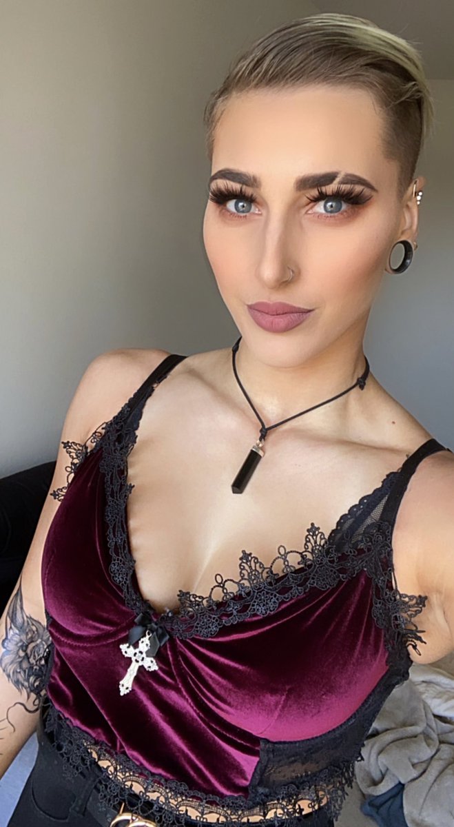 RheaRipley_WWE's tweet photo. 🖤 https://t.co/ypb9hwknmp