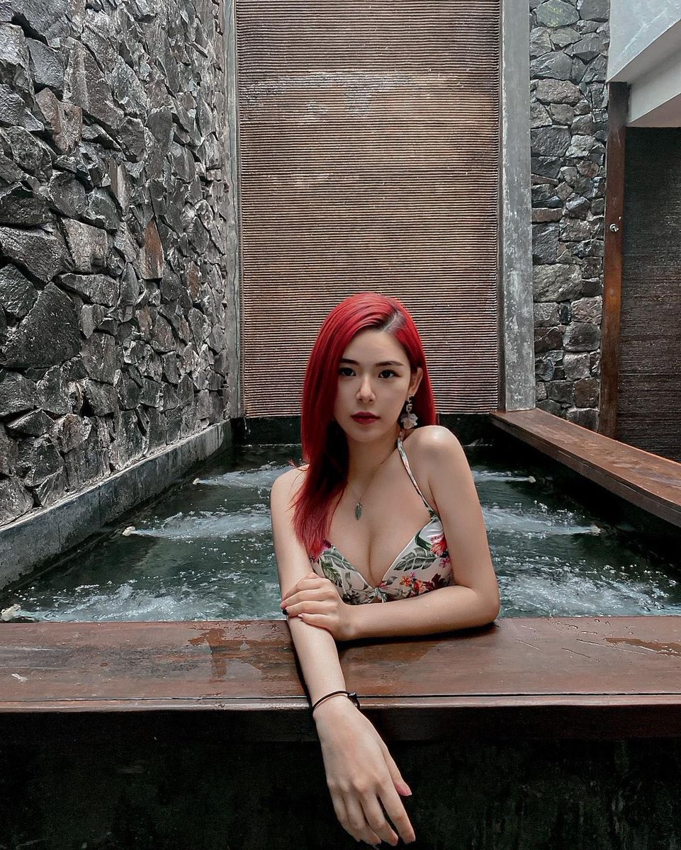 weatx's tweet photo. ชอบพี่สาวเฮนเดอรี่คนนี้ม้ากกกกกกกกกก สวยน่ารัก แถมแซ่บมาก ไอดอลหนูเลย ฮืออออ 🤟🏻🤟🏻🤟🏻💗💗💗💗💗💗💗💗 https://t.co/gbmPAsIIAf