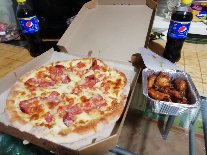 Ну ,как говорила психолог с моей школы : "Ой знаете ,я лучше поем буду толстая и счастливая ,чем худая