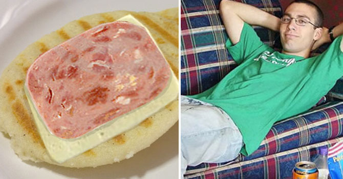 ChiguireBipolar's tweet photo. Flojo asume su indignidad y pone relleno sobre la arepa https://t.co/mRGvSYda1Z https://t.co/qPSPsrd7Cj