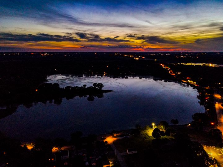 drddronemedia's tweet photo. Featured Art of the Day: "Sunset over Lily Lake". Buy it at: https://t.co/8XQkdtK53u https://t.co/sp1PXBgMaf