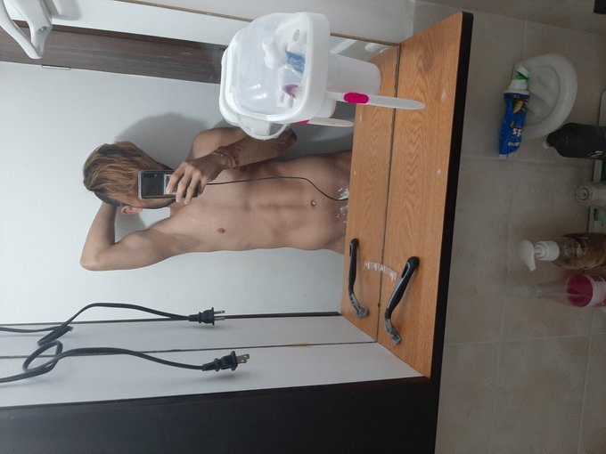 I'm online right now on skyprivate (live skype show). my private profile: https://t.co/9iggQ0TvKl Please<a href="/tag/camgirl"class="tags"><span>#camgirl</span></a>