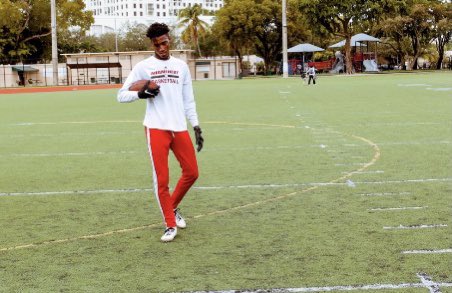 longlivevick1's tweet photo. Winter time in MIAMI🌴
#LLco🕊 https://t.co/9T0HwbaQzD