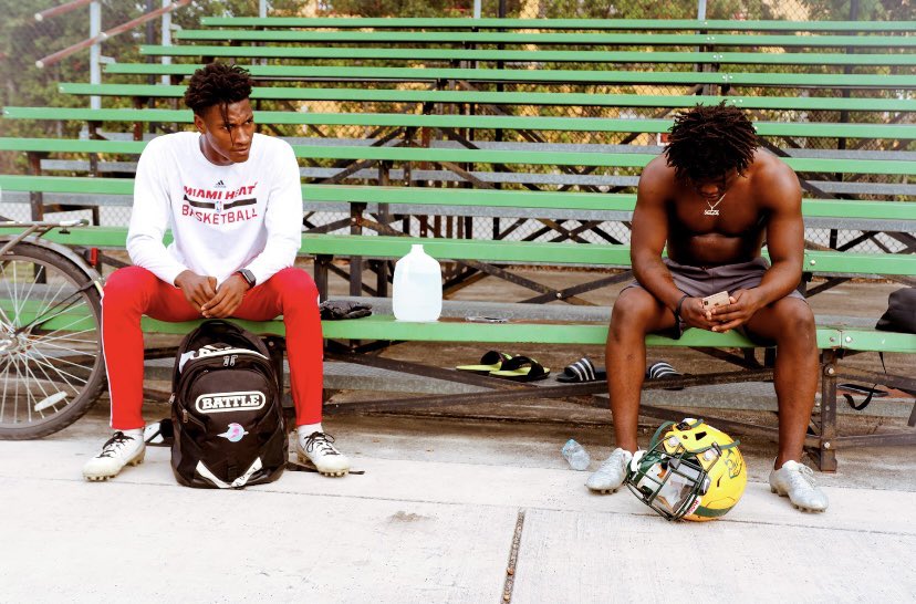 longlivevick1's tweet photo. Winter time in MIAMI🌴
#LLco🕊 https://t.co/9T0HwbaQzD