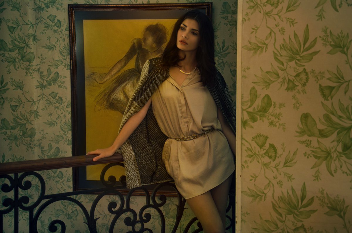 CamiloShien's tweet photo. #fashionphotography 
Entre tanta sobriedad hay deseo de locura. https://t.co/1mz9BuocWR