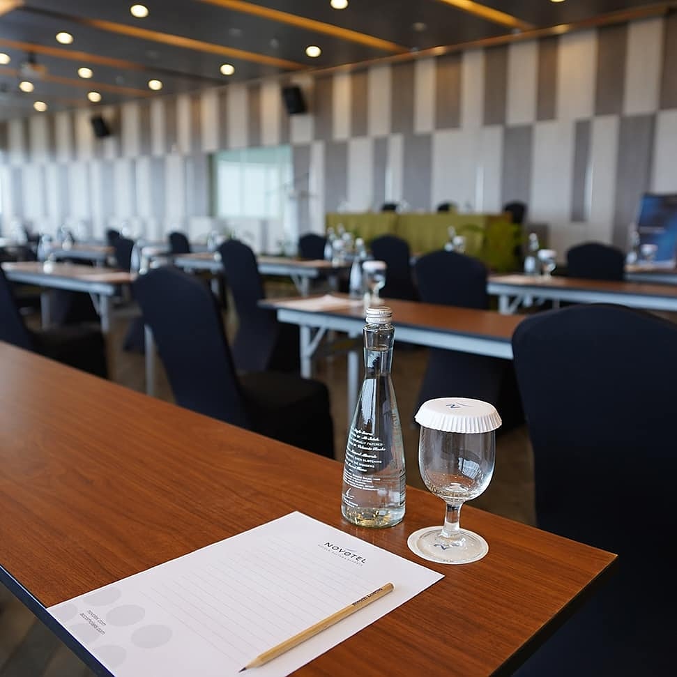 At <a href="/novotellampung/">Novotel Lampung</a>, we offer 18 function rooms that ready to cater all your needs from private events to large scale occasions.

.
.
.
#novotelhotels 
#novotellampung 
#Accorhotels 
#meetingatnovotellampung