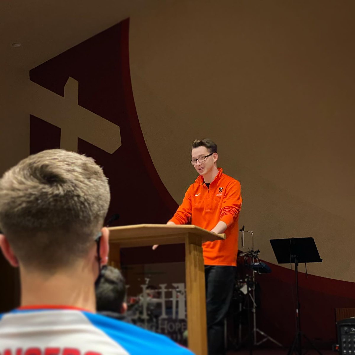 CrossbridgeCom3's tweet photo. We love getting to see our young adults bring the Word and encourage our Jr. High students. Thank you to the leaders of CByouth for raising up amazing young men & women who are stepping towards Jesus!
#thisiscrossbridge #cbyouth #youthministry https://t.co/1j2GZIJB6R