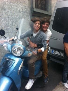 10) Italy  #larryinitaly  #LarryStylinson  #AIMH  #alwaysinmyheartharrystyles
