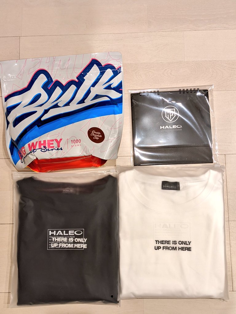 kamomebozu's tweet photo. ジム帰りにHALEOのポップアップショップに行ってきました!
限定アイテムゲット👍
ちなみにプロテインの味はダブルチョコレートチップを選びました🤤
グルメチップっていうザクザクした食感が楽しめて、甘くリッチなプロテイン。とのこと!(店員さんオススメ)
#HALEO
#BULKSPORTS
#BASEZERO https://t.co/bsS1GrNwva