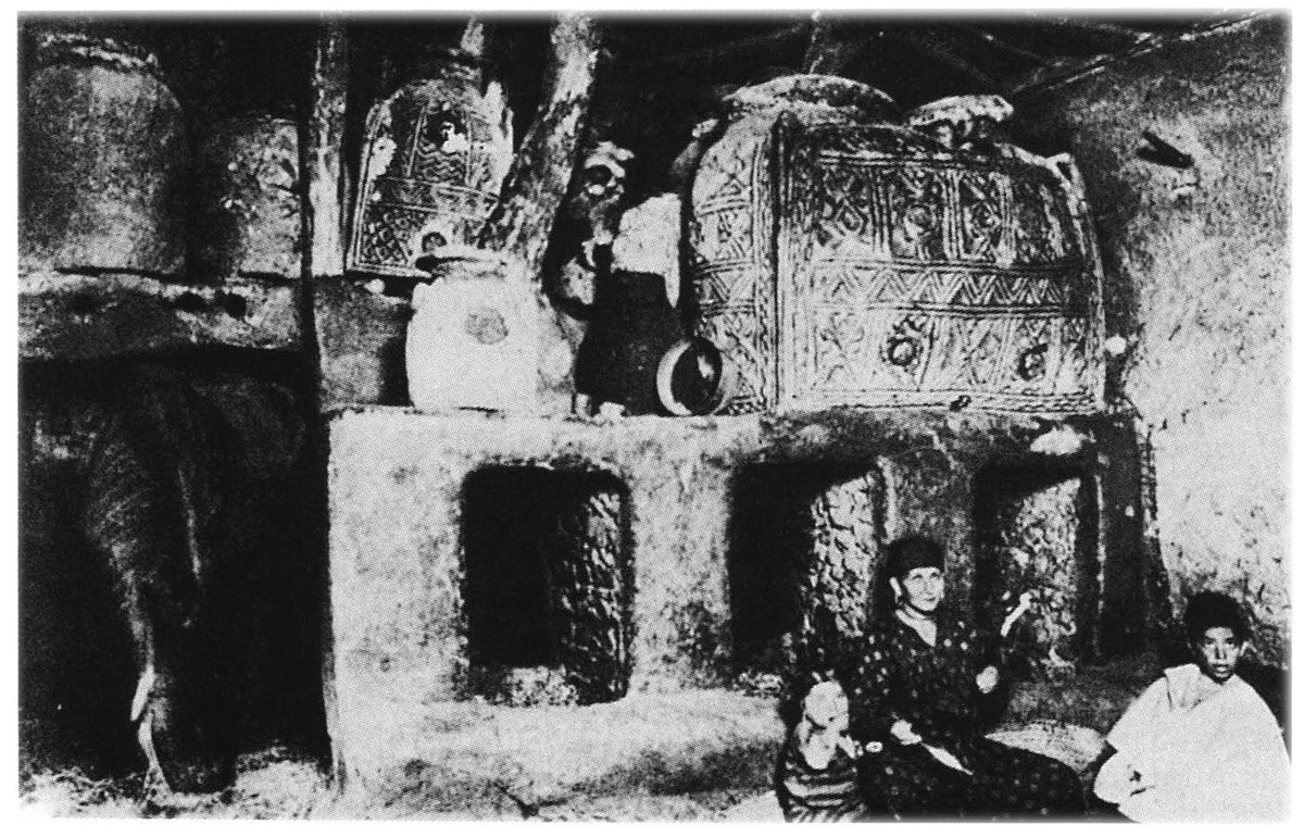 BerbereEphe's tweet photo. Ad ffɣen iberkanen, ad kecmen imellalen ☀️ 

Yennayer, une fête de solstice à l’origine. 
Par Nedjima Plantade, anthropologue spécialiste des cultures amazighes.
https://t.co/M8fsplkh29 https://t.co/jh5dPHayqB