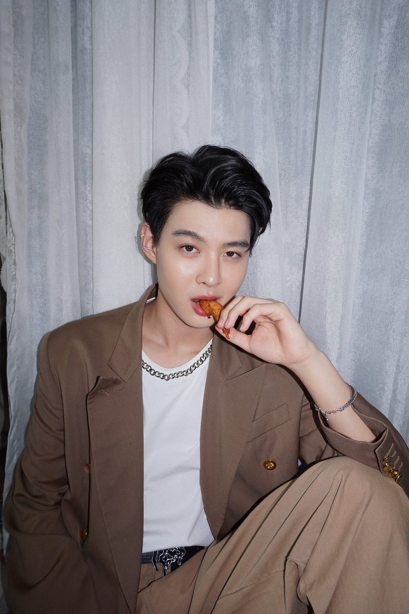 Saint_sup's tweet photo. 🍂 #Saint_sup #MingEr https://t.co/MRBhgBgwge