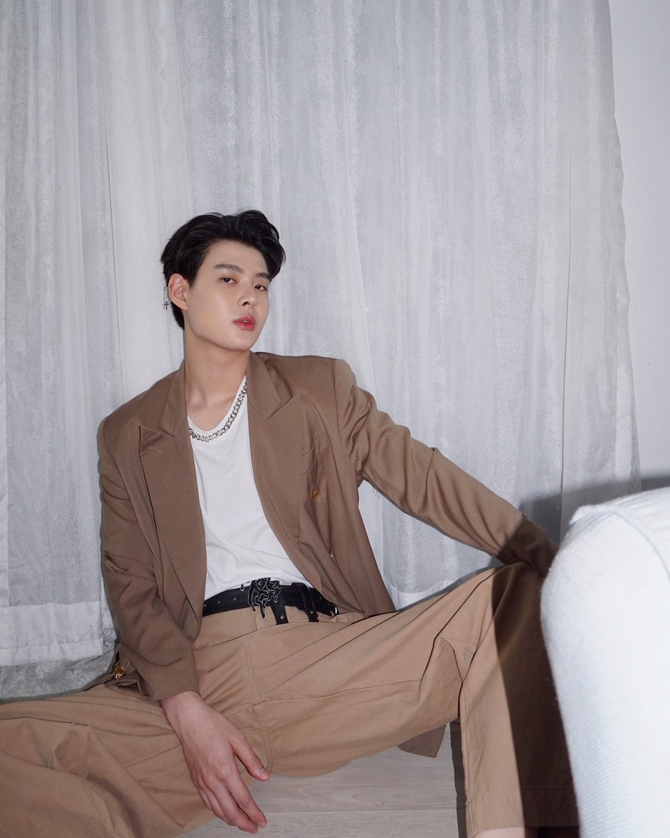 Saint_sup's tweet photo. 🍂 #Saint_sup #MingEr https://t.co/MRBhgBgwge