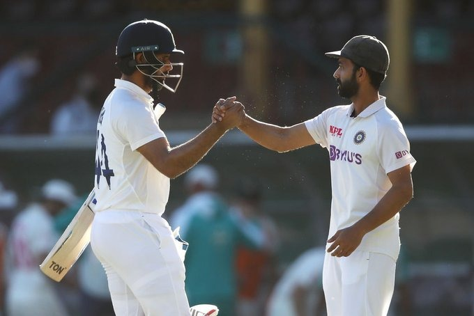 PrakashJavdekar's tweet photo. What grit, and what determination.

Kudos to team India for the resilient spirit shown at the #SydneyTest.

This is #NewIndia.

#INDvsAUS 
#TeamIndia 🤜🤛 https://t.co/jqqqEEVuLz