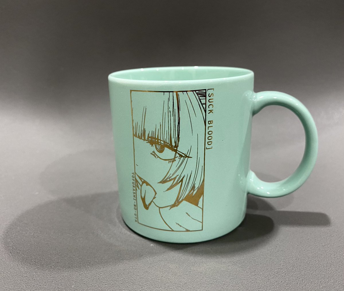 RE:SHAZAM×よふかしのうた】 “SUCK BLOOD” 陶器マグカップ ゴールドで