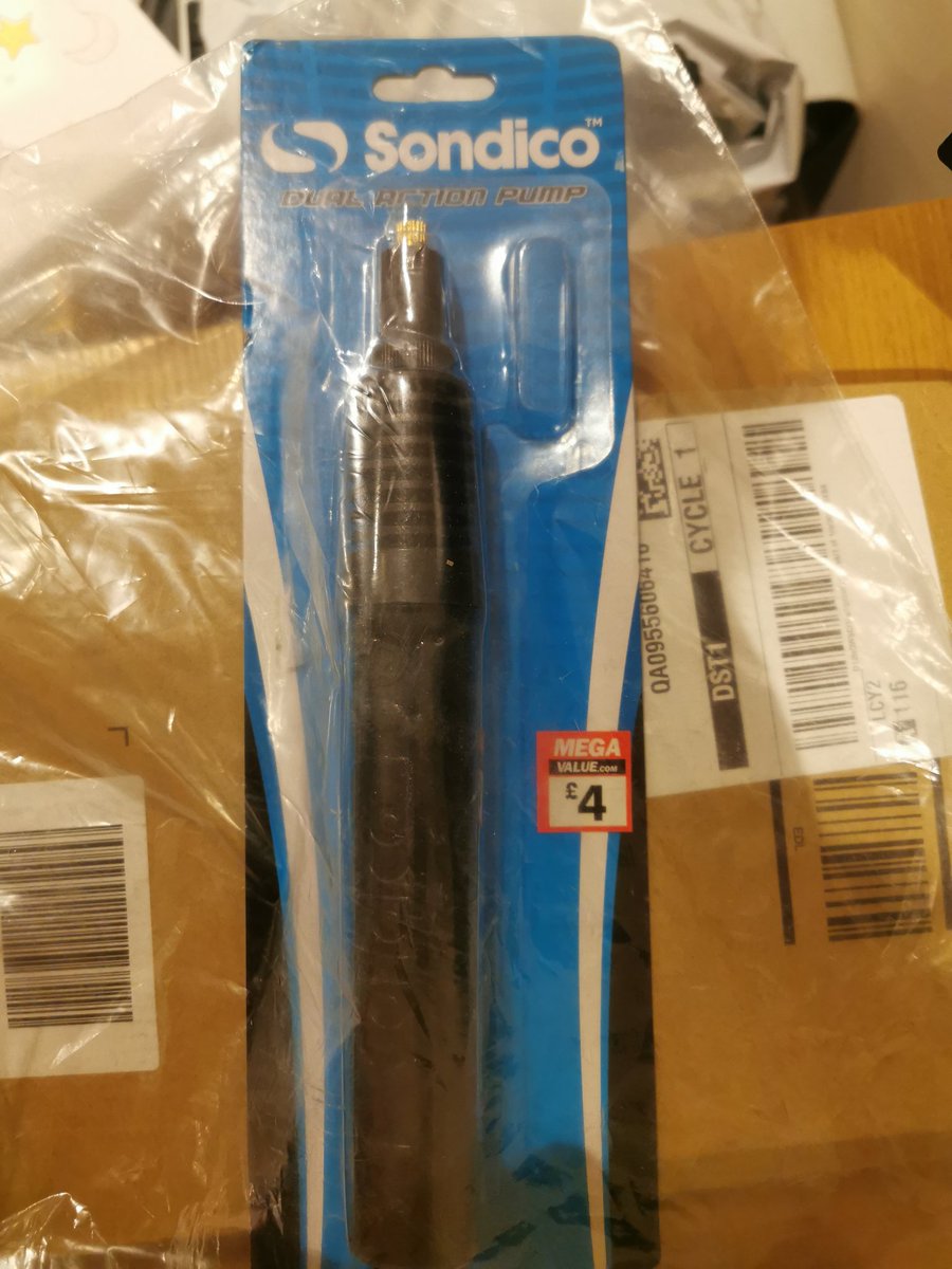 asaini87's tweet photo. @SportsDirectUK What am I expected to do with a football pump that has been sent out to me with the packaging open and no football needles? Do you really think it is fair that I should pay for packaging when clearly whoever packed the order was completely aware item was open?!! https://t.co/pSX4Ve8EBD