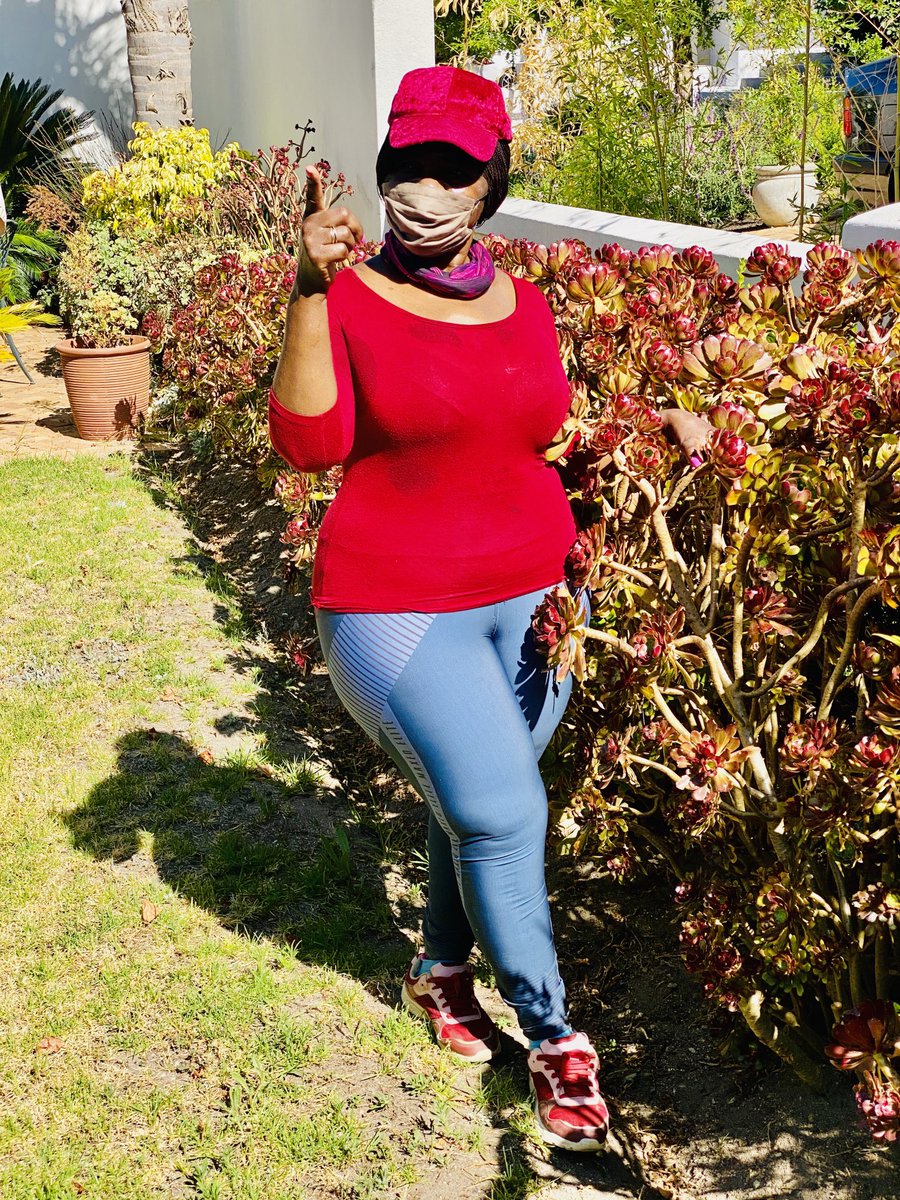 ThuliMadonsela3's tweet photo. #Day17of66 in #WalkingDTalk on #IntegratedWellbeing done and dusted #SuperGrateful 🙏🏾👍🏽🌻 https://t.co/ggnWavWviz