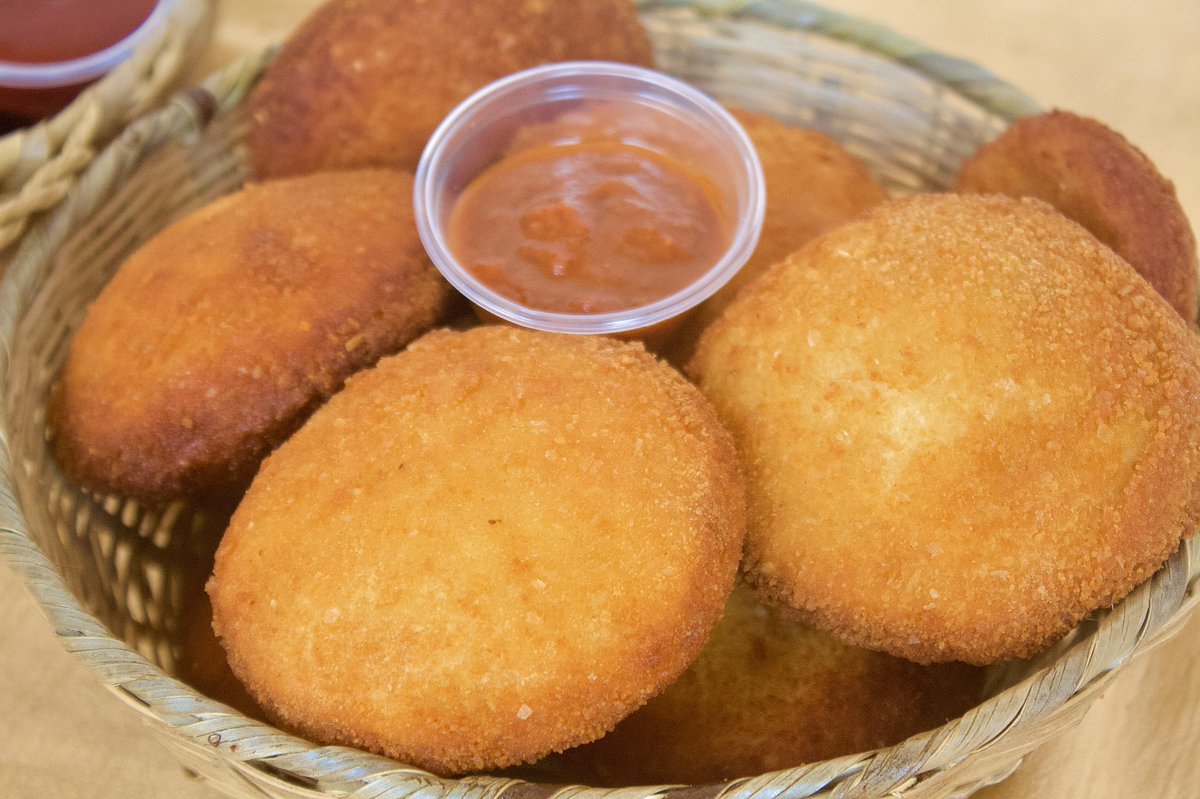 BouletteMimi's tweet image. Bonjour👩🏾‍🍳
Bon début de semaine 😉
•Pain pané au thon•Pack de 6pcs•2500f•
#fingerfood #breaded #panure #pain #thon #fish #food
📞: +228 99058616