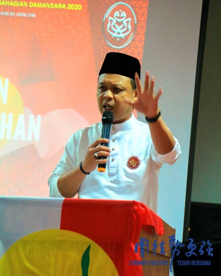 AminShukor's tweet photo. Situasi semasa memerlukan lbh kerja &amp; 'visibility' nyata memfokuskan kpd urusan rakyat. UMNO perlu dikasihi Melayu &amp; disayangi Cina, India serta bangsa² yg lain. Progressif &amp; konstruktif politik alaf 2021 UMNO, perlu berani merakyatkan UMNO pd mata slrh warganegara &amp; tdk 'cliche' https://t.co/6Fi17VtGFB