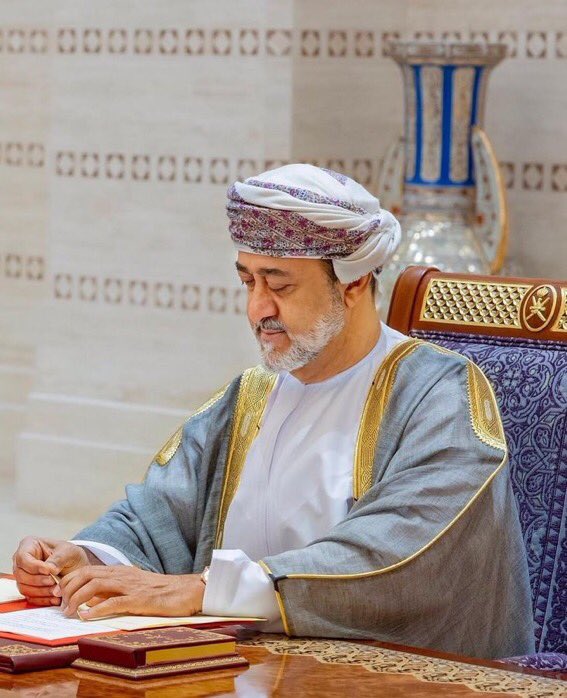roro909015's tweet photo. "نَمُدُ الخُطى، نُسابِقُ الزمن، نَتقدم بثقة"

 #نهضه_متجدده_وولاء_راسخ https://t.co/fdRdBvcRpX