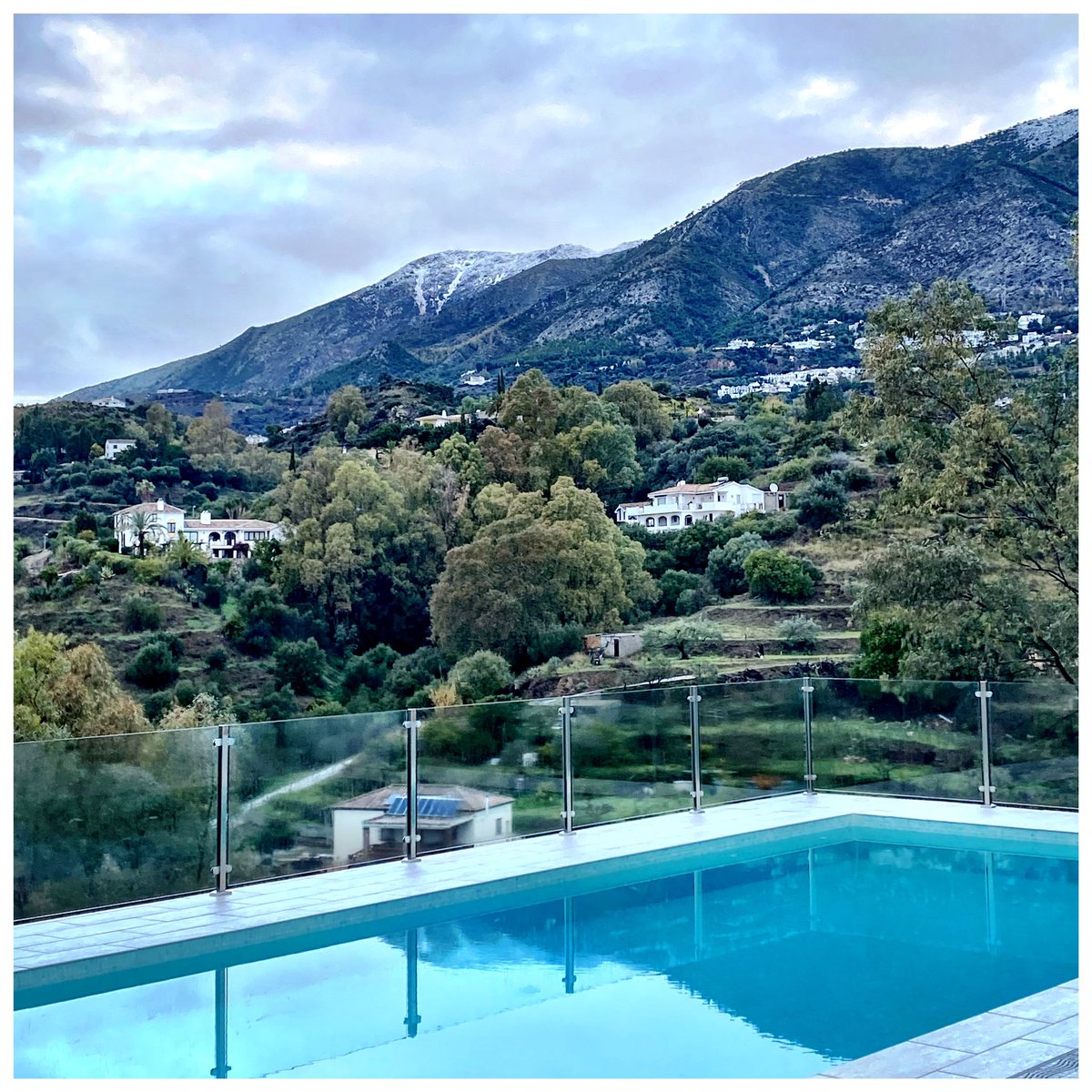 FamilyInSpain's tweet photo. Not our usual pool pics ... beautiful to see snow capped Sierra de Mijas in our swimming pool 🥰
#myviewtoday
#sierrademijas
#snowinspain
#mijas https://t.co/jjNwHVjKcf