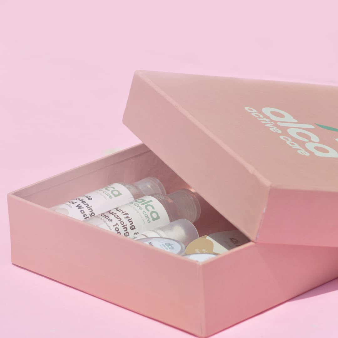 AlcaActiveCare's tweet photo. Gift box Alca Active Care gemes gini ready di shopee guys! ✨🤍 

Grab it fast!
https://t.co/po0fmJv0bi

#AlcaActiveCare
#AlcaCare 
#supportbrandlocal
#skincareroutine 
#packaginglucu https://t.co/V71Qprieo0