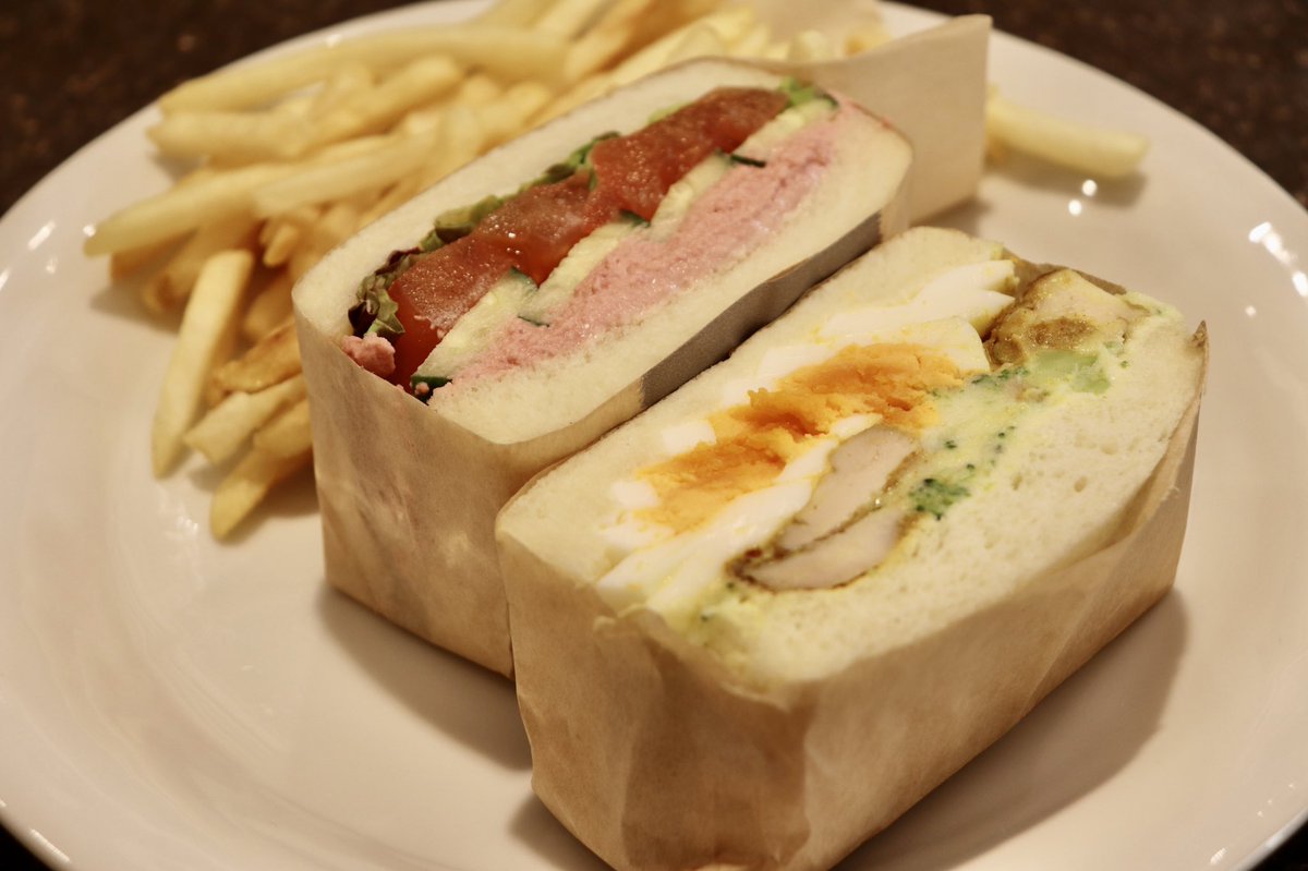 Hillscafespace's tweet photo. 【1/11〜1/17週替わりメニュー】
◻︎スモークサーモンとレタス
◻︎タンドリーチキンとブロッコリーマッシュドポテト、ビーツフムスとキュウリ
◻︎ステーキ-デミグラスソース-(十穀米付) https://t.co/MXIZ34WOwD
