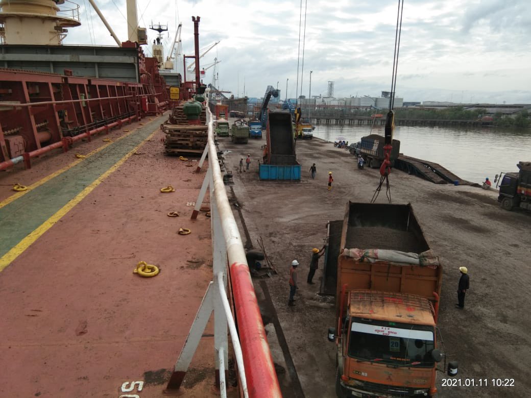 Dave_aritonang's tweet image. Loading #palmkernelshell at Dumai Port for carrier to Japan.

PT. Berkah Permata Samudera (BPS)
Stevedoring Company 

2021.01.11