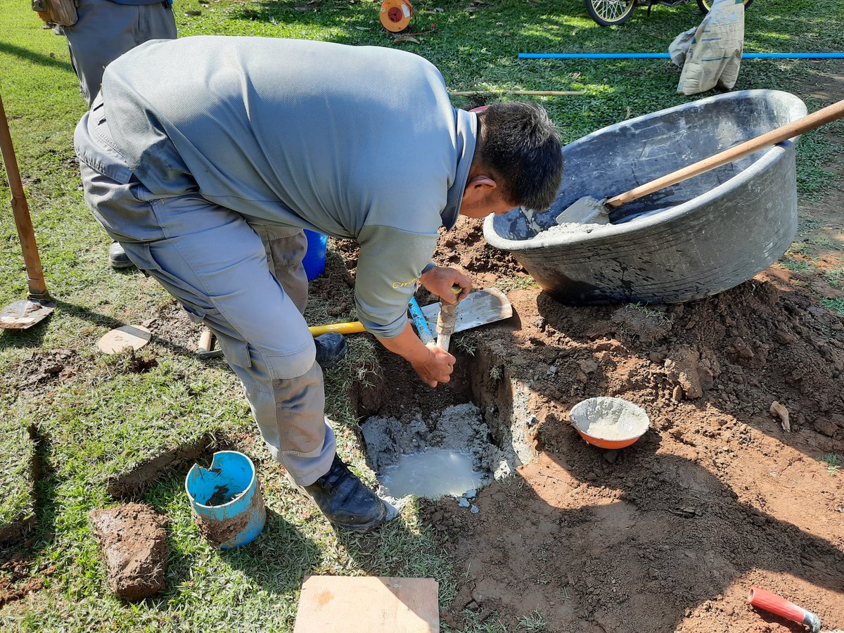 KanCwgc's tweet photo. I haven't seen a single visitor this year and have the cemetery to myself this morning so a good time for some irrigation maintenance #kanchanaburiwarcemetery #OurWorkContines @CWGC https://t.co/o5XmvlXj3y