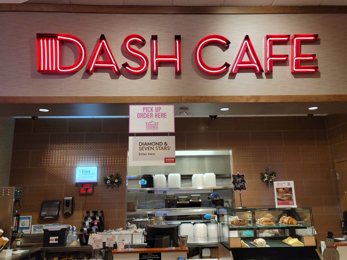 HorseshoeBH's tweet photo. Your one-stop-shop for a quick bite and a fresh, home-made dessert on the go. https://t.co/aHO0zIrdzR