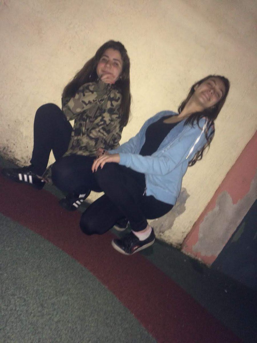 bibiazx_'s tweet photo. vazou eu e a @cariiocx na fase tumbler https://t.co/bL0Wt2ssTN