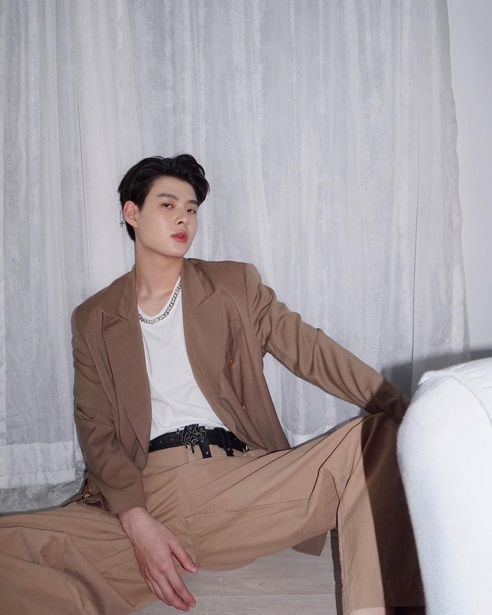 SAINTHOODx's tweet photo. #อรุณสวัสดิ์เซ้นต์ซุป #Saint_sup #MingEr 

สวัสดีวันจันทร์กินไก่ 🐥
IG Update : torrmonster’s https://t.co/tGsC5eeWzz