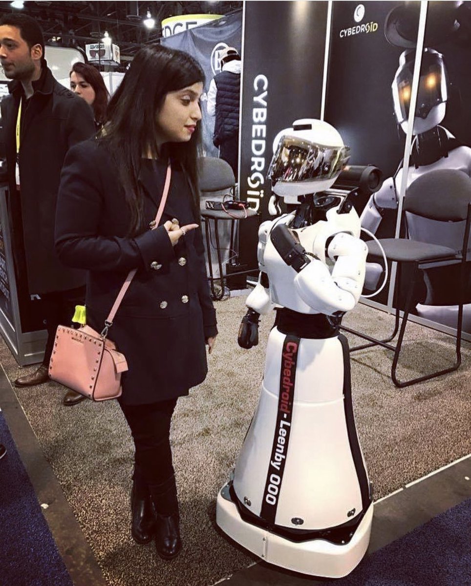 Good Morning! Missing being on the grounds of @CES as it begins today digitally. #CES #CES2021 

Below- Me having just a causal conversation with a friend during #CES2017