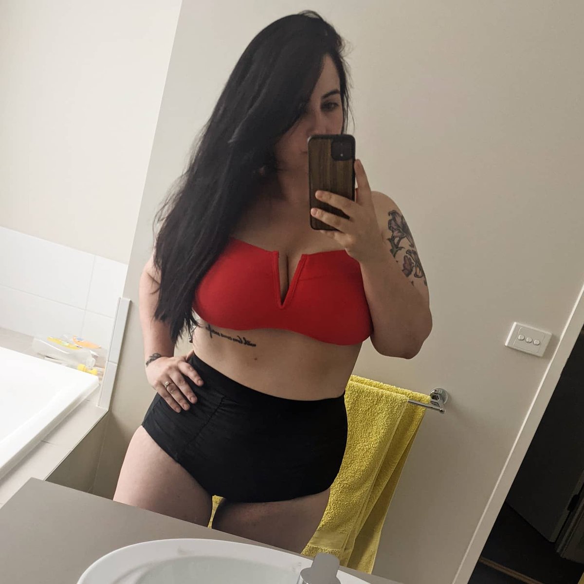 algorithmsayshi's tweet photo. Nothing like throwing on a new bikini to stop yourself from indulging any further in all the delicious, dangerous, bad stuff. These aught a keep me on the straight and narrow π§ππ» #wannabeobese #stopeatingcake https://t.co/hgNMvUE55k