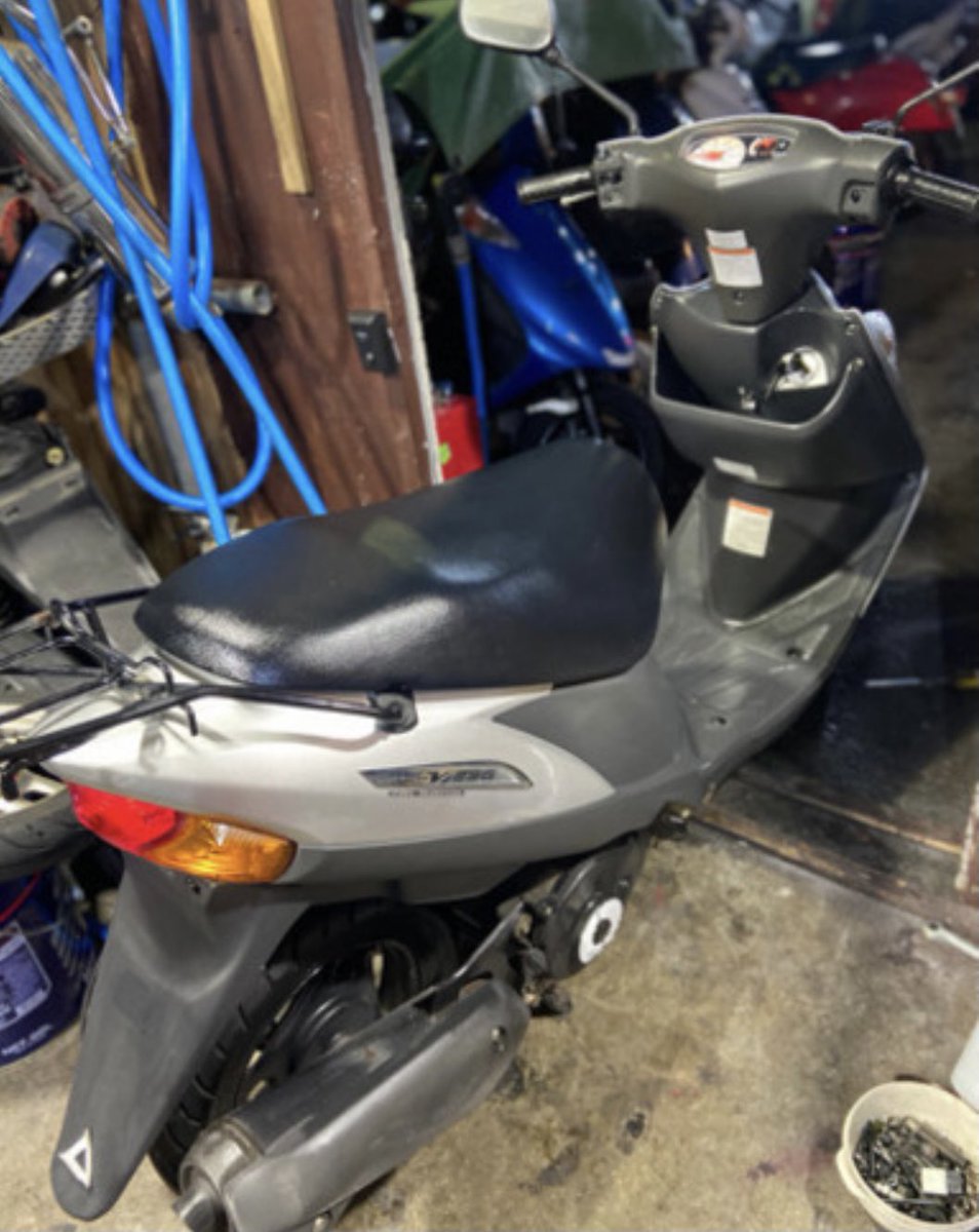s0502m's tweet photo. アドレスv125G売ります！
規制前k5です！
走行距離3.7万キロ、不具合無しです！
気になられた方はDMお待ちしております！
#アドレス売ります
#125売ります
#小型売ります https://t.co/fU5VTUtgOH