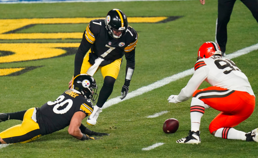 CLEsportsTalk's tweet photo. #RETWEET TO CONGRATULATE THE BROWNS ON BEATING THE STEELERS IN THE PLAYOFFS!!!!!!!!!! https://t.co/bQotvqaA37
