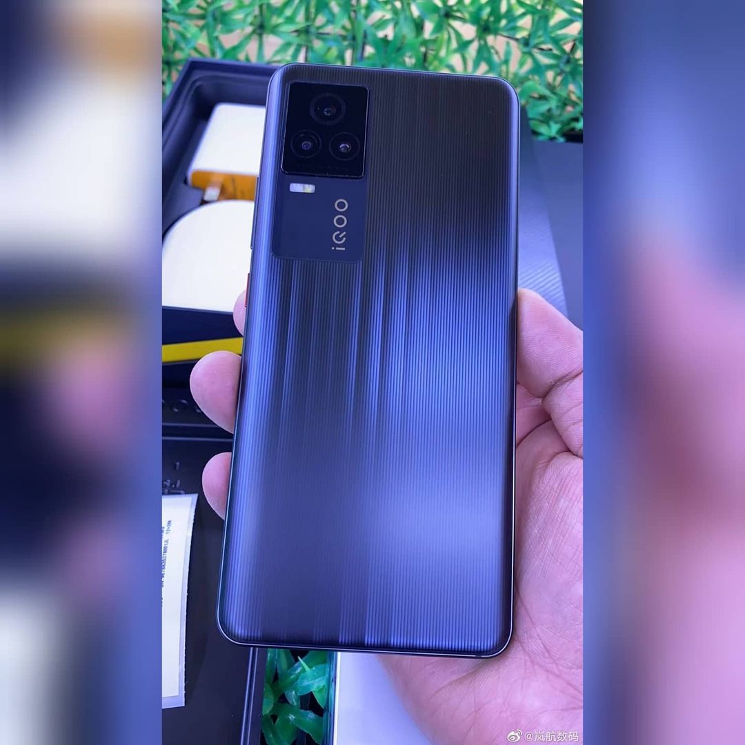 64_BitTech's tweet photo. Some More Live Images of iQOO7 5G & it's 120W fAst Charger
.
.
#iQOO5series #iQOO3series #iQOO75G #iQOO7 #iQOO7Pro #ViVOIndia #iQOOZ1 #iQOO7Pro5G #iQOO7Series #iQOO7Series5G #VivoiQOO7 https://t.co/oEc9uyrTkS