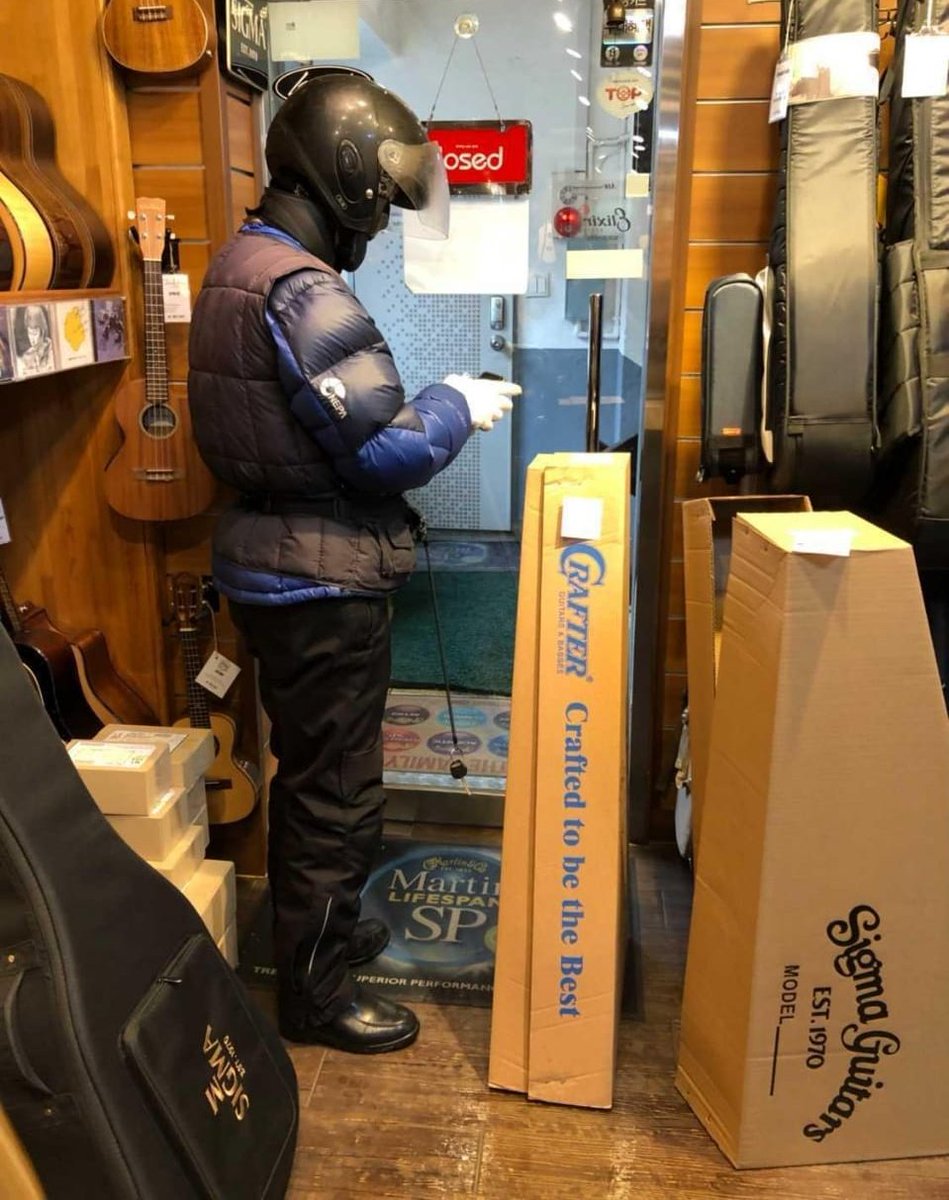 secretciaaa's tweet photo. #ㅁㅁㅁproject
IT'S THE DAY!!!!! 🤧🥰😍
GIFT #1

Guitar, Guitar Strip, +Guitar accessories ~
#DeniseMMMday #DENISE
 @5ECRETNUMBER #DENISEKIM #데니스 #SECRET_NUMBER #DENISEBIRTHDAY #SECRETNUMBER #시크릿넘버 https://t.co/JLtoHohSvx