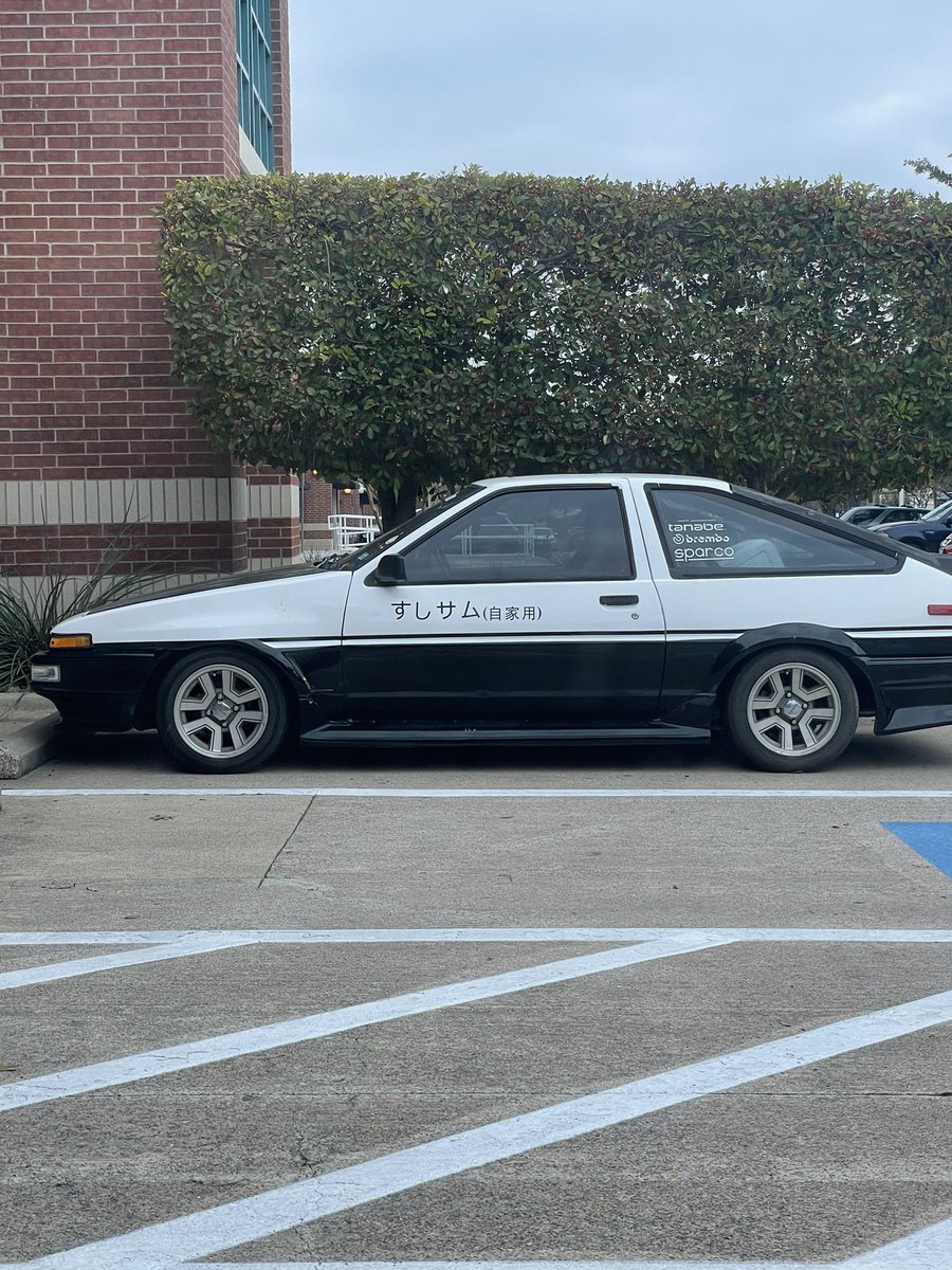 OrganicPlayz_'s tweet photo. I spotted a Ae86 in the wild 😝 #ae86 #jdm #INITIALD https://t.co/WQS4y11tXY