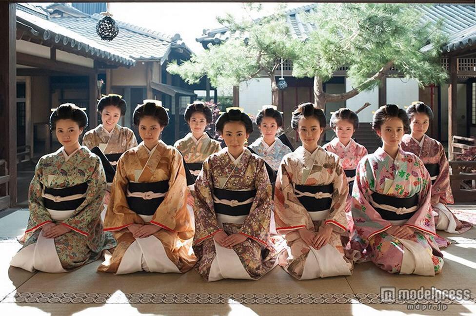 K川の支流 大河ドラマ 花燃ゆ のワンシーンに出た乃木坂ちゃん これか リアルタイムで観てた 確かに 真夏さんのカツラが1人だけ 違和感 W 乃木坂三昧 乃木坂46 秋元真夏 T Co Ghjt1c6zf3 Twitter