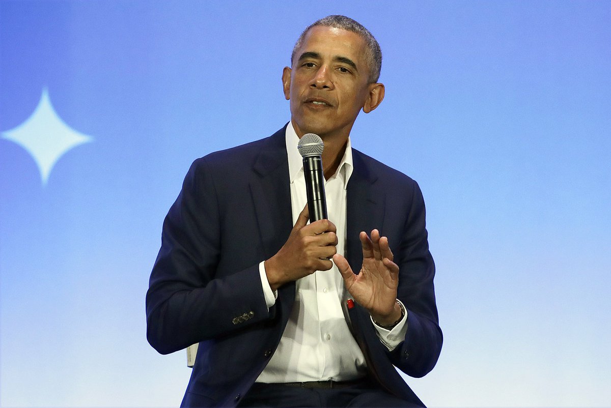 IWileyy's tweet photo. @Des_bugg Here’s a picture of Obama to cheer you up https://t.co/XB4IPwYjz5