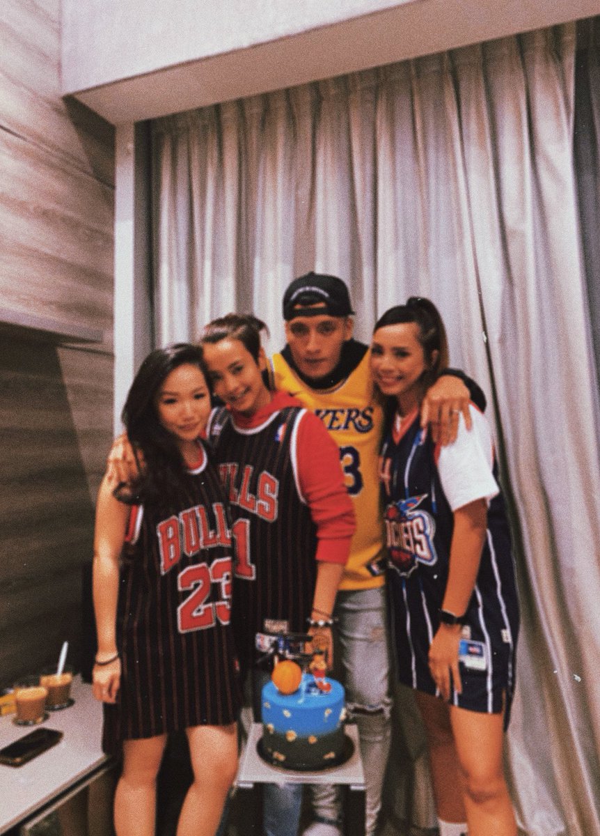 nuruljxo's tweet photo. pick your team 🏀
#0801 https://t.co/fyReMQy2iN