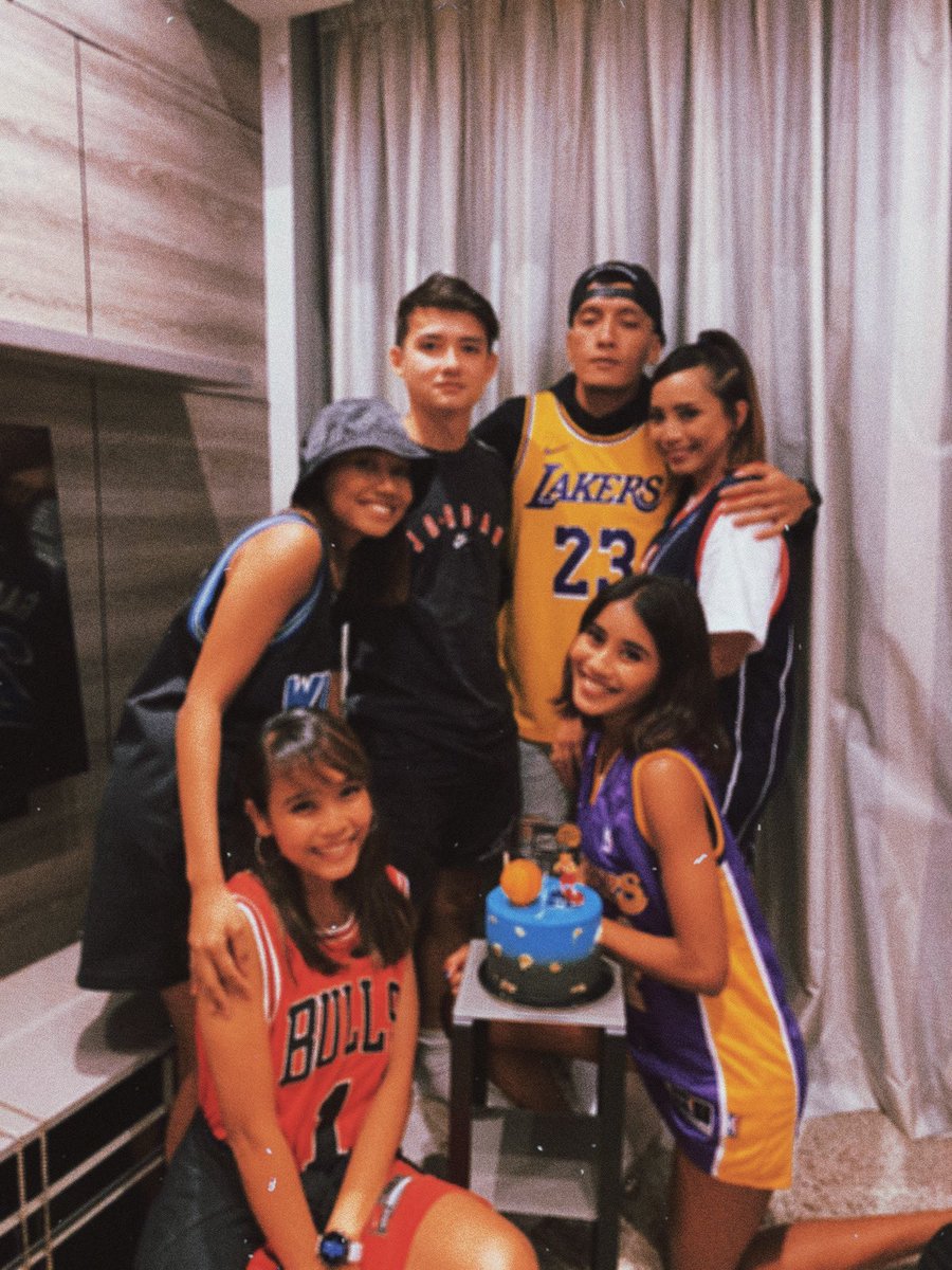 nuruljxo's tweet photo. pick your team 🏀
#0801 https://t.co/fyReMQy2iN