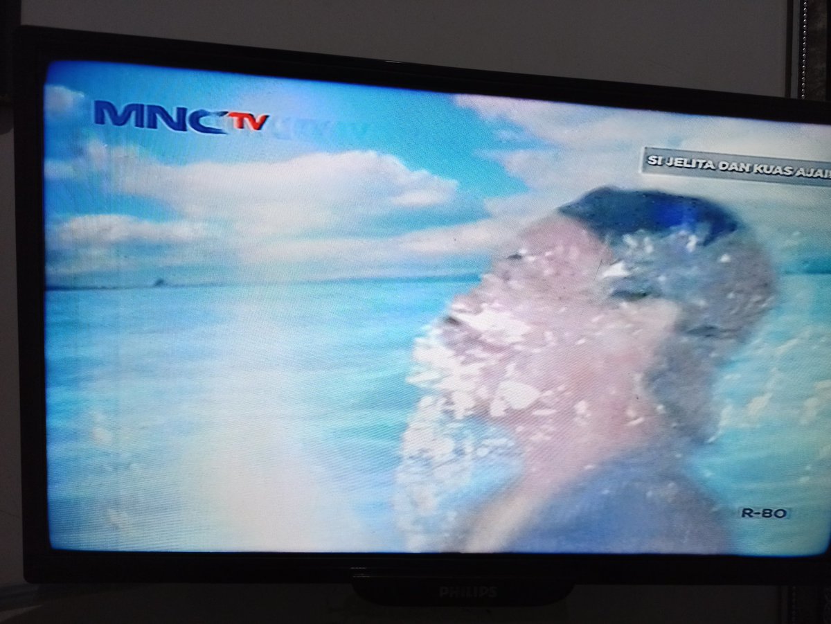 that one time in manhunt where dream and sapnap was in one boat and dream just kept spinning the boat until sapnap yelled "YOURE MAKING ME DIZZY STOP"