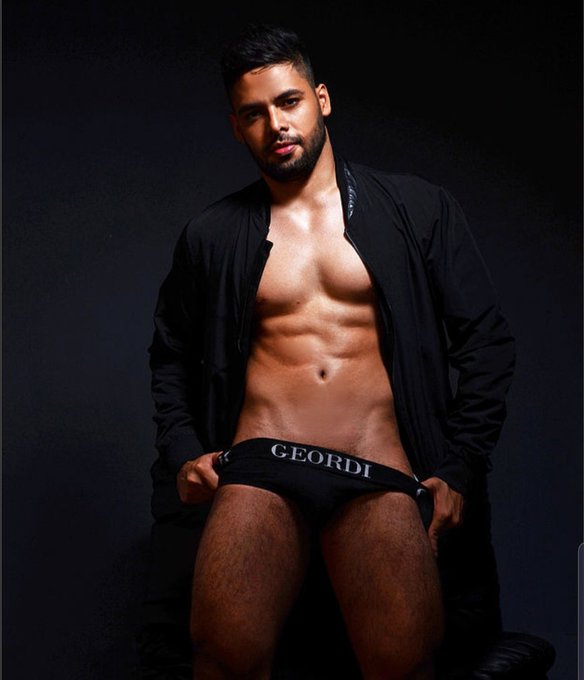 Lets start the week together guys? https://t.co/sVIAcWHXDw