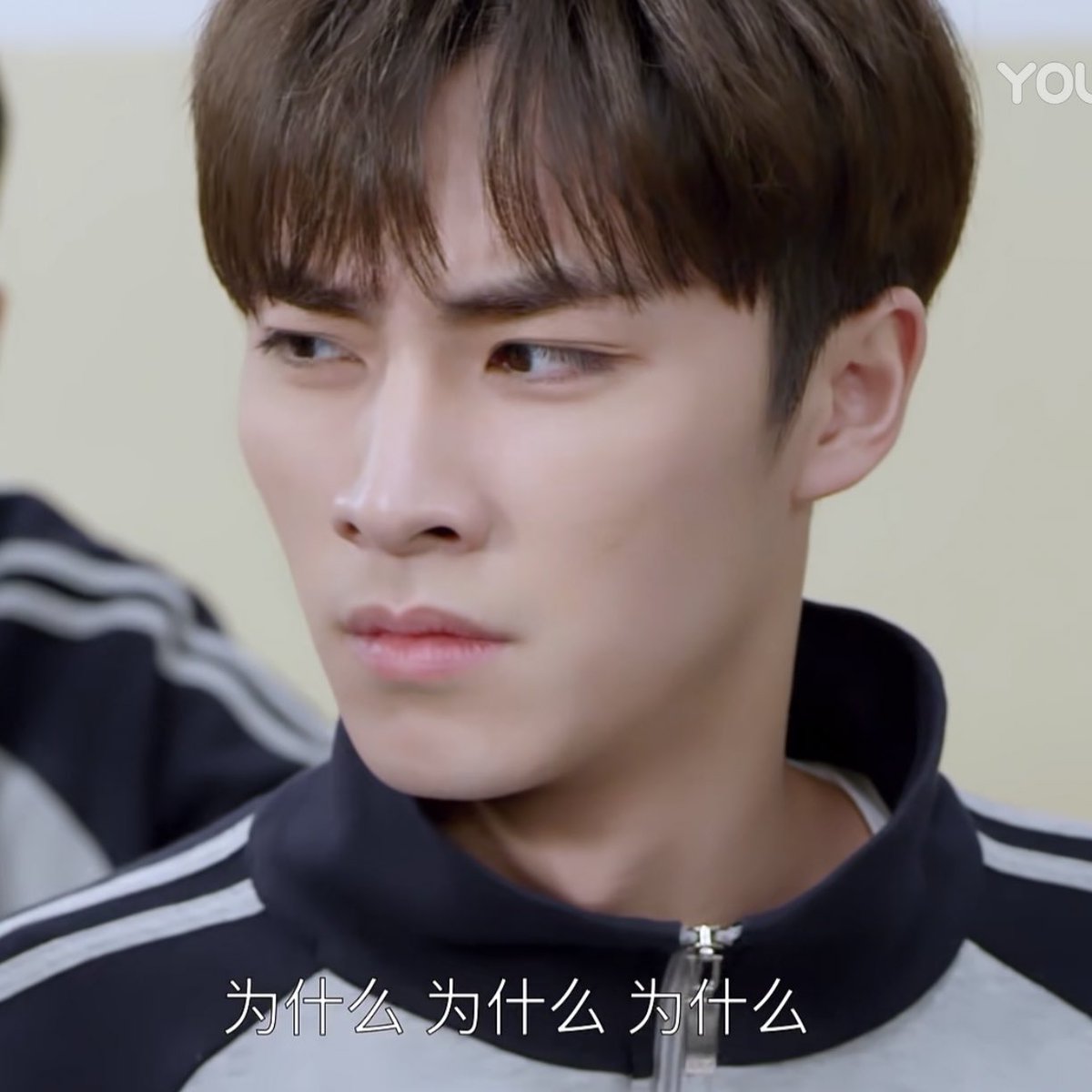 แต่ชอบฉากนี้เต๋อเล่นเปนตัวเองมากเพราะไรเพราะใช้สายตาแบบนี้มองเววีบ่อย 55555555555555555555555555555555