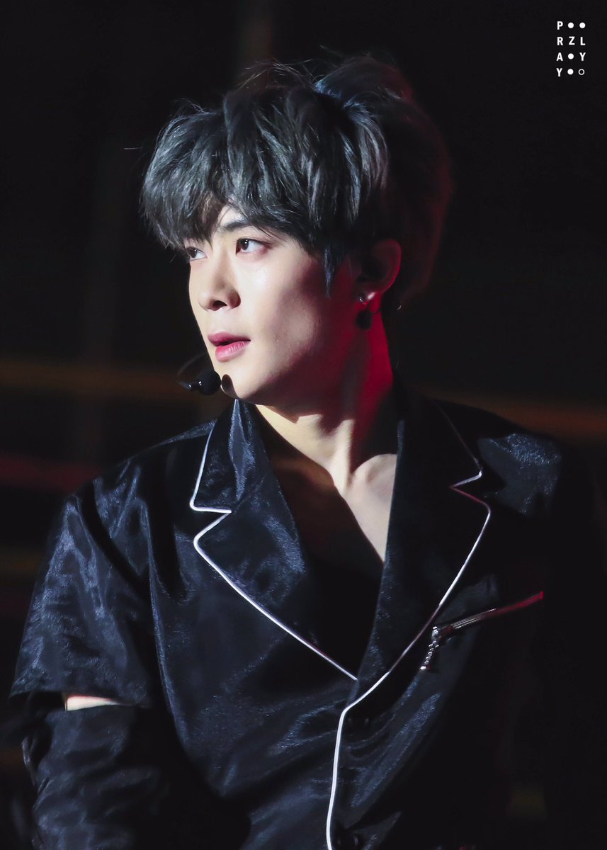 JJHLOOKS's tweet photo. 200111 jaehyun https://t.co/chX9D5MYE9